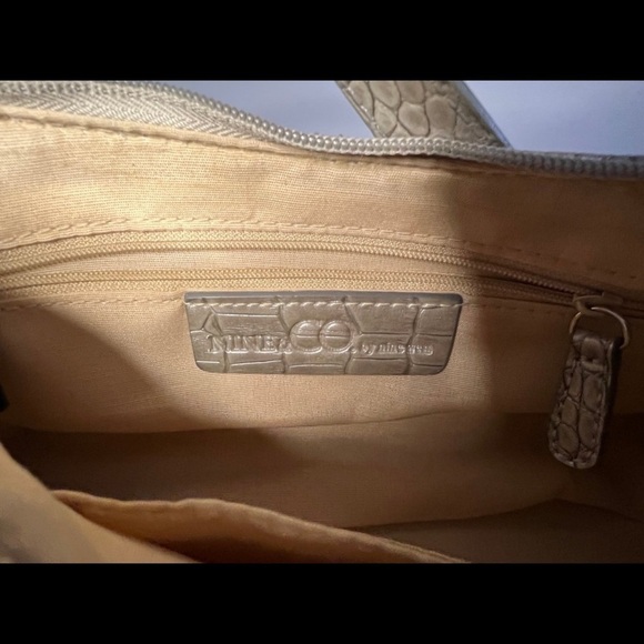 Nine & Co - Silver Crocodile Skin purse - Picture 4 of 9